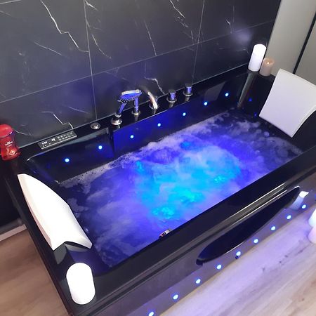 Grand Studio Biscarrosse Plage Une Nuit A 2 Avec Sauna Luxe, Balneo, Ocean Rien Que Pour Vous Buitenkant foto